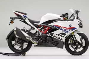 Rent Bmw g310rr in Manali